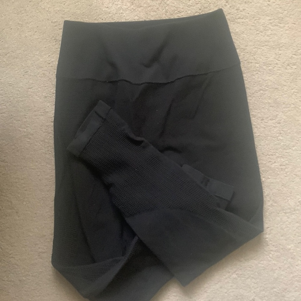 Lululemon black leggings estimated size 0, some pilling